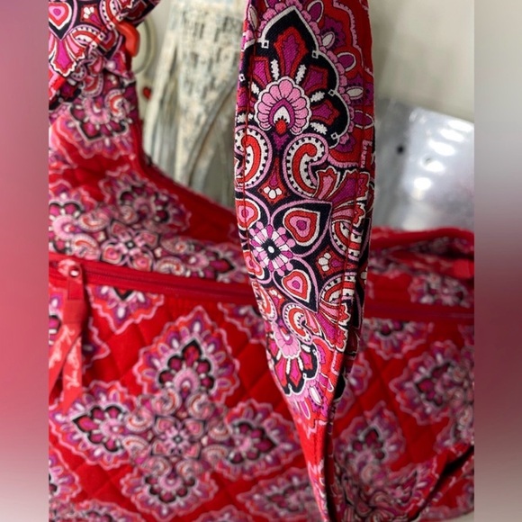 Stunning Vera Bradley Vibrant Red Patterned Women's Bag RETIRED HTF - Picture 5 of 12